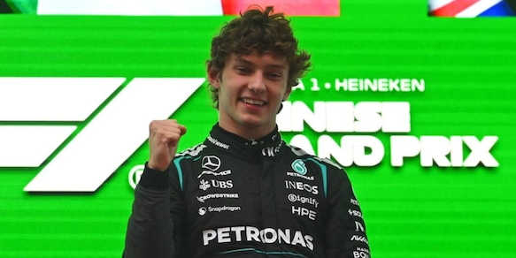 F1, Gp Cina: Antonelli trionfa davanti a Russell, Hamilton terzo dopo la lotta con Leclerc