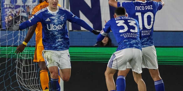 Il Como batte 2-1 la Roma e torna al quarto posto