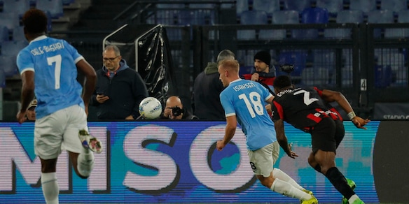 La Lazio batte 1-0 il Milan, i rossoneri restano a -8 dall'Inter