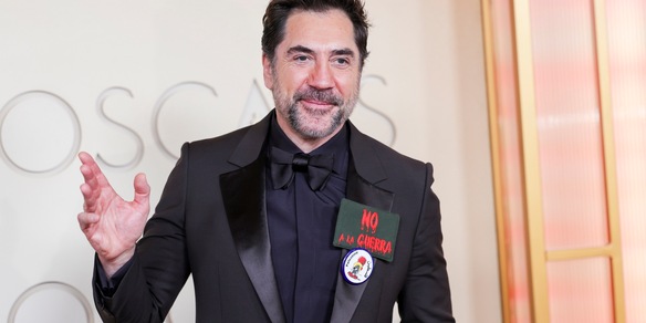 Bardem sul red carpet con la scritta No a la guerra' e una spilletta per la Palestina