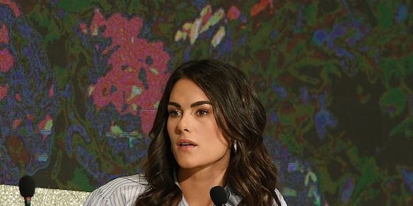 "Francesca Sofia Novello tutta rifatta". La compagna di Valentino Rossi su tutte le furie