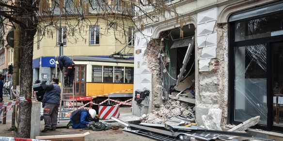 La difesa del tranviere: 'Non era al telefono al momento dell'impatto'