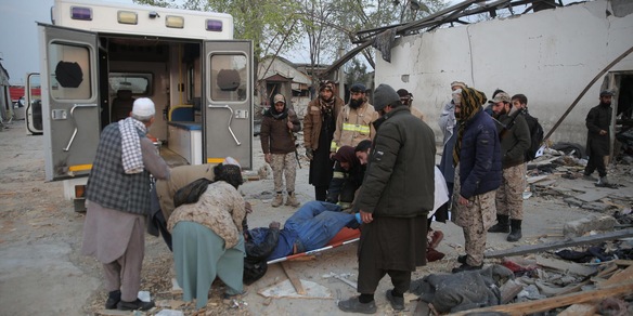 Kabul, 'centinaia morti in raid su centro medico'. Pakistan nega