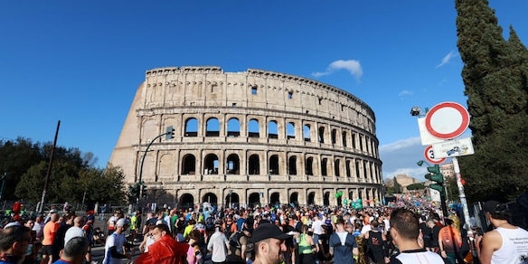Maratona di Roma, accessi agevolati per i turisti diretti al Colosseo: corridoi pedonali e passaggi dedicati