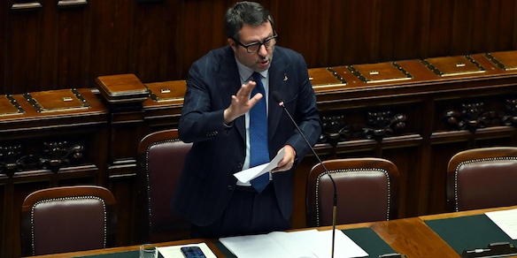 Salvini, petrolieri fermino i prezzi o gli chiederemo un contributo