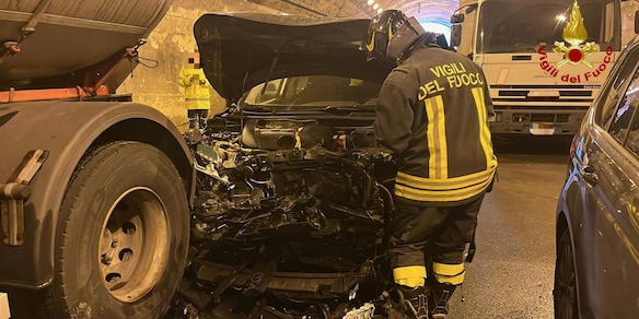 Maxi tamponamento in galleria Messina-Palermo, 'coinvolti 80 mezzi'