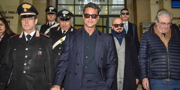 Accusato di diffamazione a calciatore Pellegrini, Corona a giudizio