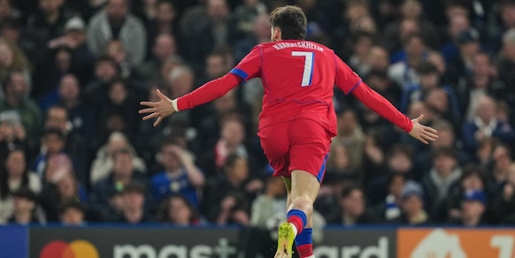 Kvara esalta il Psg, Chelsea eliminato. Anche l'Arsenal ai quarti