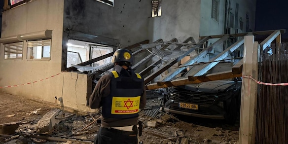 Due feriti gravi, una stazione devastata a Tel Aviv in un attacco dall'Iran