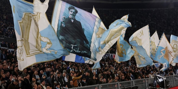 Lazio, nuovo caos: la società toglie un inno dall’Olimpico, i tifosi contestano