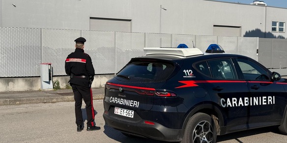 Maxifurto da Prada, rubate scarpe per centinaia di migliaia di euro