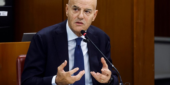 Descalzi, 'con prezzi greggio e gas elevati ci sarà dividendo straordinario'