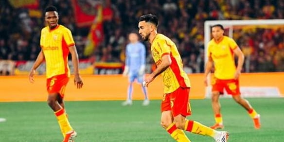 Thauvin segna su assist di Abdulhamid, il Lens strapazza l'Angers ed è primo in Ligue 1 aspettando il Psg