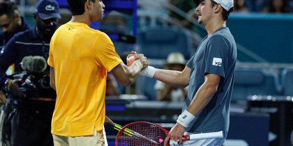 Tennis: a Miami avanti Alcaraz, fuori Cobolli e Arnaldi