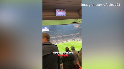 Milan, Leao festeggia il gol di Fofana