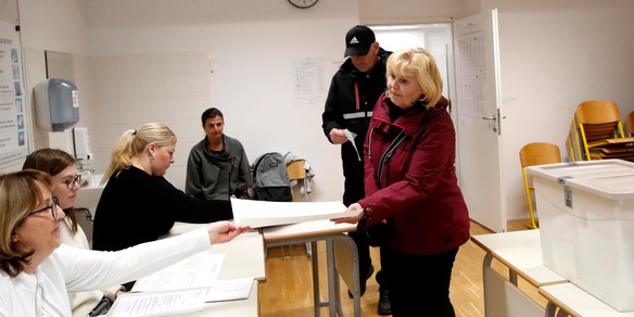 Exit poll Slovenia, liberali di Golob in vantaggio sul partito pro-Trump di Jansa