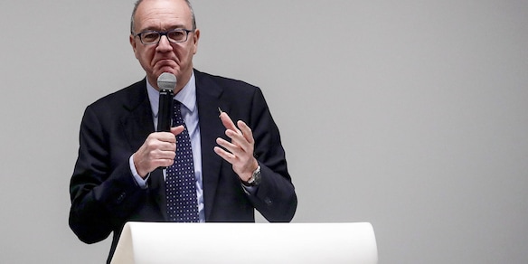 Prof accoltellata a scuola, non è in pericolo di vita