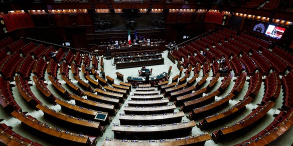 Bignami, 'no alle lezioni da chi si inchina alle mafie'. Proteste in Aula