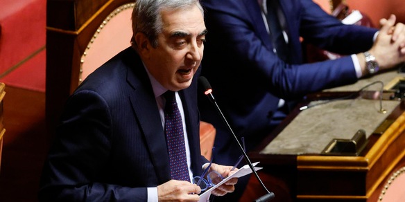 'Cambiare il capogruppo', lettera di 14 senatori di FI e pressing su Gasparri