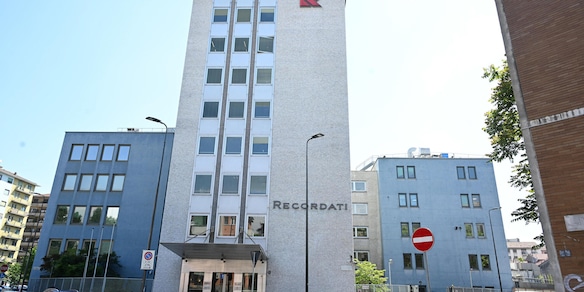 Recordati, da Cvc offerta non vincolante a 52 euro per azione