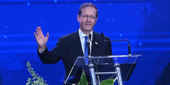 Herzog telefona a Pizzaballa, 'profondo dolore per l'ncidente'