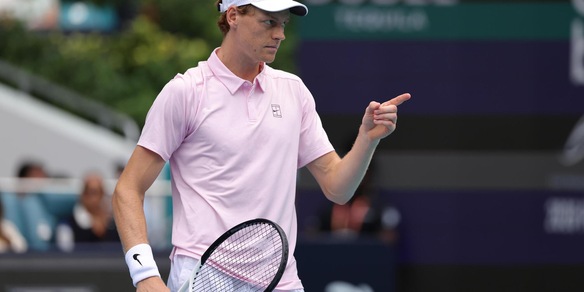 Tennis: Miami; piove di nuovo, finale sospesa con Sinner avanti 6-4