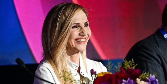 Perché Lorella Cuccarini non invecchia: cosa mangia, allenamento e sonno