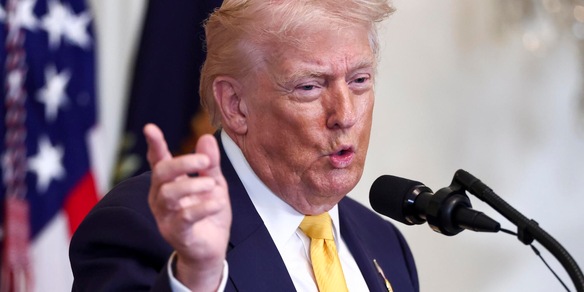 Trump, grandi progressi con l'Iran, ma senza accordo distruggeremo Kharg