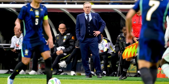 Calcio: Ancelotti, 'spero che l'Italia si qualifichi ma non vedrò la partita'