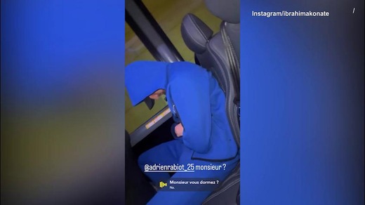 Sveglia Rabiot! Pisolino in pullman