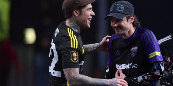 Kings League Italy: sfida dal dischetto tra Fedez e Fabio Rovazzi