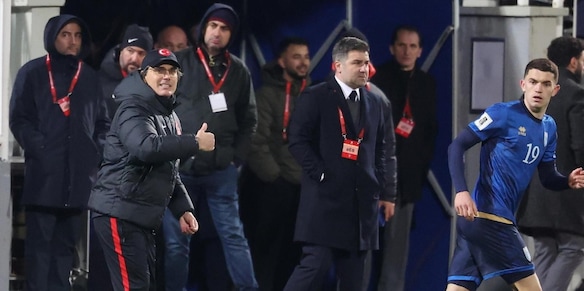 Montella vola ai Mondiali con la Turchia: ok Svezia e Repubblica Ceca. Hojlund sbaglia dal dischetto