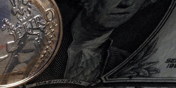 L'euro è in rialzo, a 1,1576 dollari