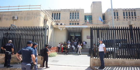 'Santone' fermato per maltrattamenti a minori nel Palermitano