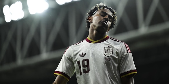 Cori anti-Islam, rabbia Yamal: "Vergognosi". La Spagna rischia sanzioni Fifa