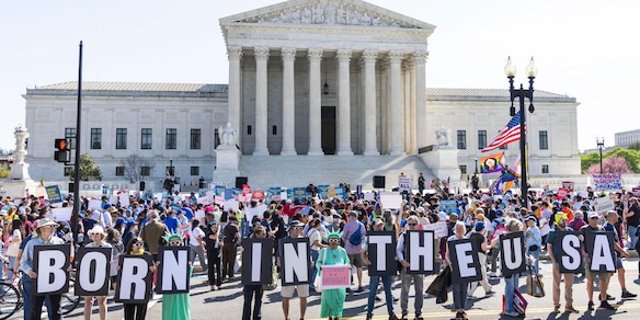 'Corte Suprema Usa scettica su ordine esecutivo di Trump per abolire ius soli'