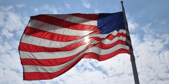 Il deficit commerciale Usa sale in febbraio del 4,9% a 57,3 miliardi