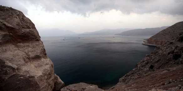 Telefonata Meloni-Starmer, focus sulla sicurezza nello Stretto di Hormuz