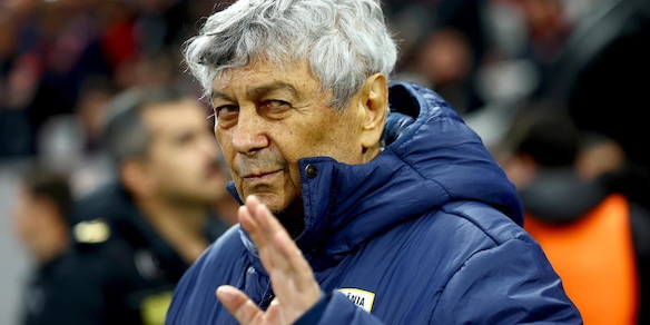 La Romania esonera il ct Lucescu, idea Hagi per sostituirlo