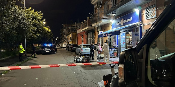 Donna accoltellata a Catania, caccia al marito in fuga