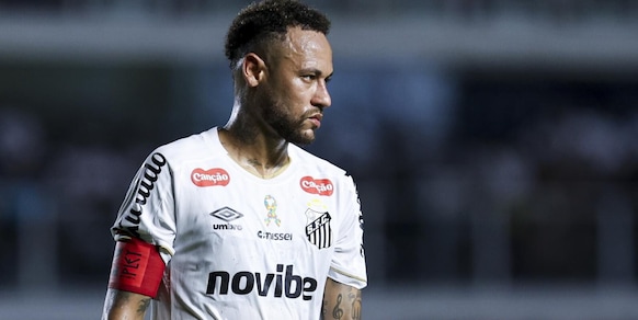 "Forse aveva le...", Neymar nella bufera per una frase sessista dopo un cartellino giallo