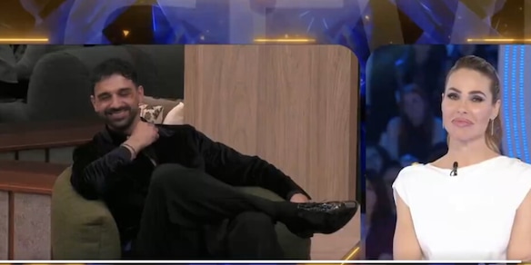 Incredibile Ilary Blasi, asfalta la Nazionale in diretta: "Sono vere pip... al sugo"