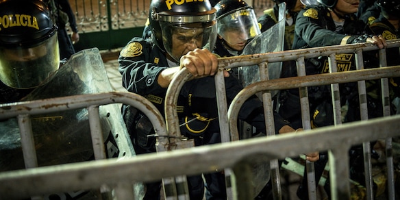 Perù, almeno un morto e 47 feriti allo stadio di Lima