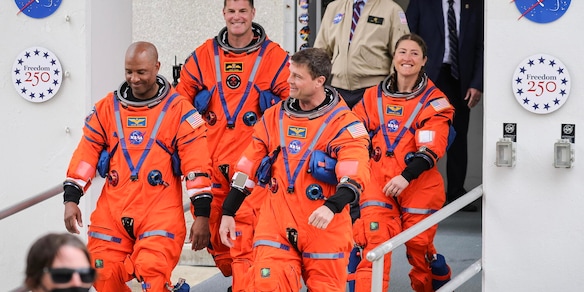 Nasa, Artemis II è a metà strada verso la Luna