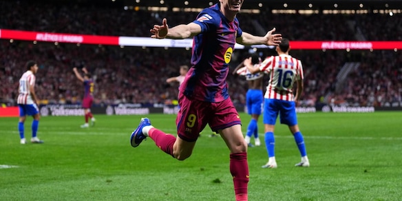 Lewandowski lancia la fuga del Barcellona