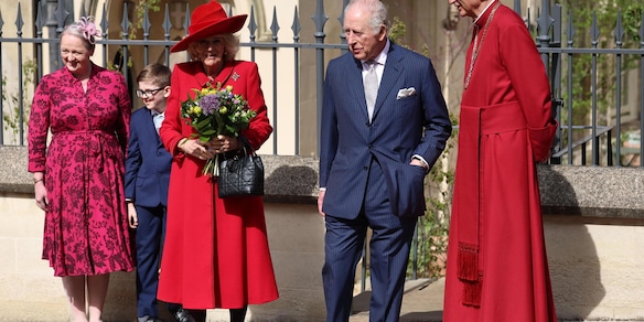 La famiglia reale britannica unita alla messa di Pasqua a Windsor