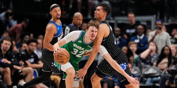 Nba, il teenager Flagg affonda i Lakers. Curry non basta a Golden State