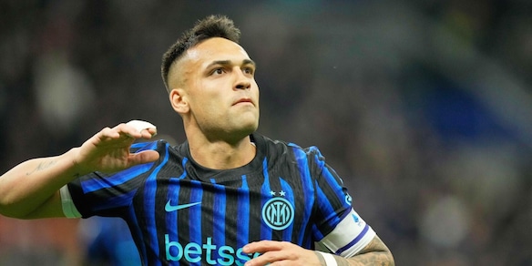 Un bel calcio alle idiozie