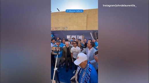 De Laurentiis, "chi non salta è juventino" a Hollywood