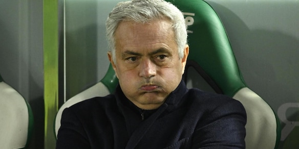 Mourinho infuriato: "Non vorrei più in campo alcuni giocatori, mancano terribilmente di carattere"